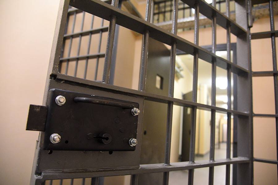 Президент педофилия учун умрбод озодликдан маҳрум этиш жазосини жорий қилишни маъқуллади